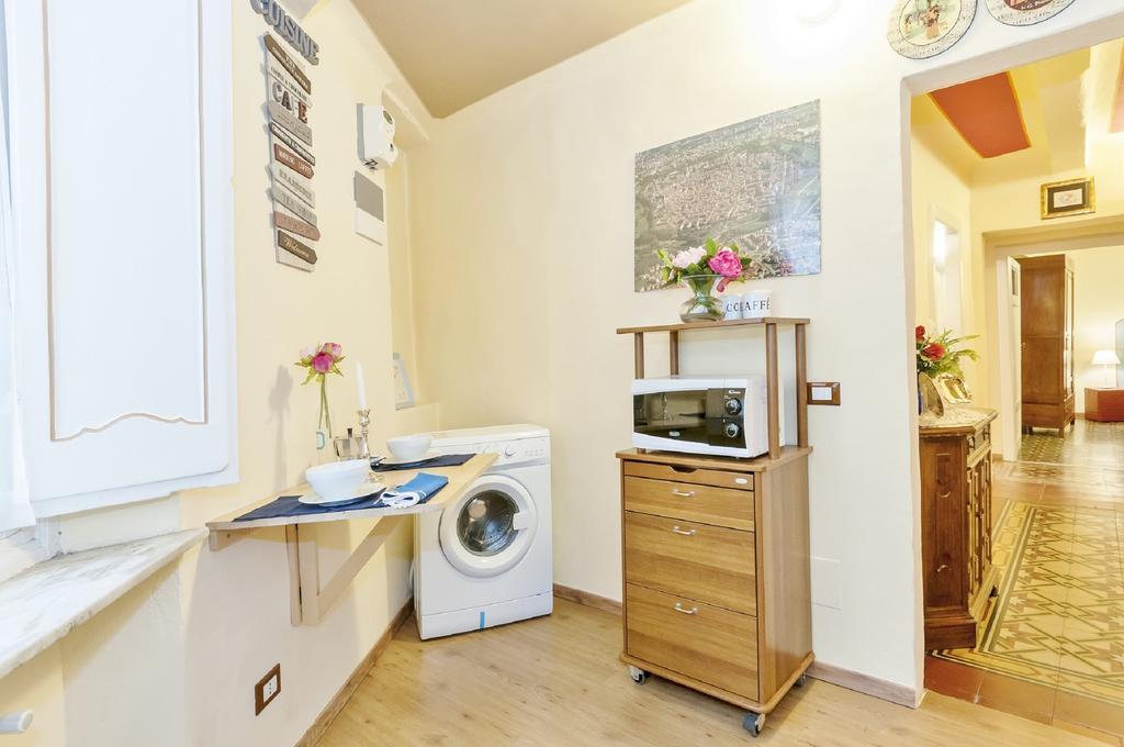 Cozybricks In Lucca - Apartments In Lucca Historical Center - Air Cond & Wifi - Værelse billede